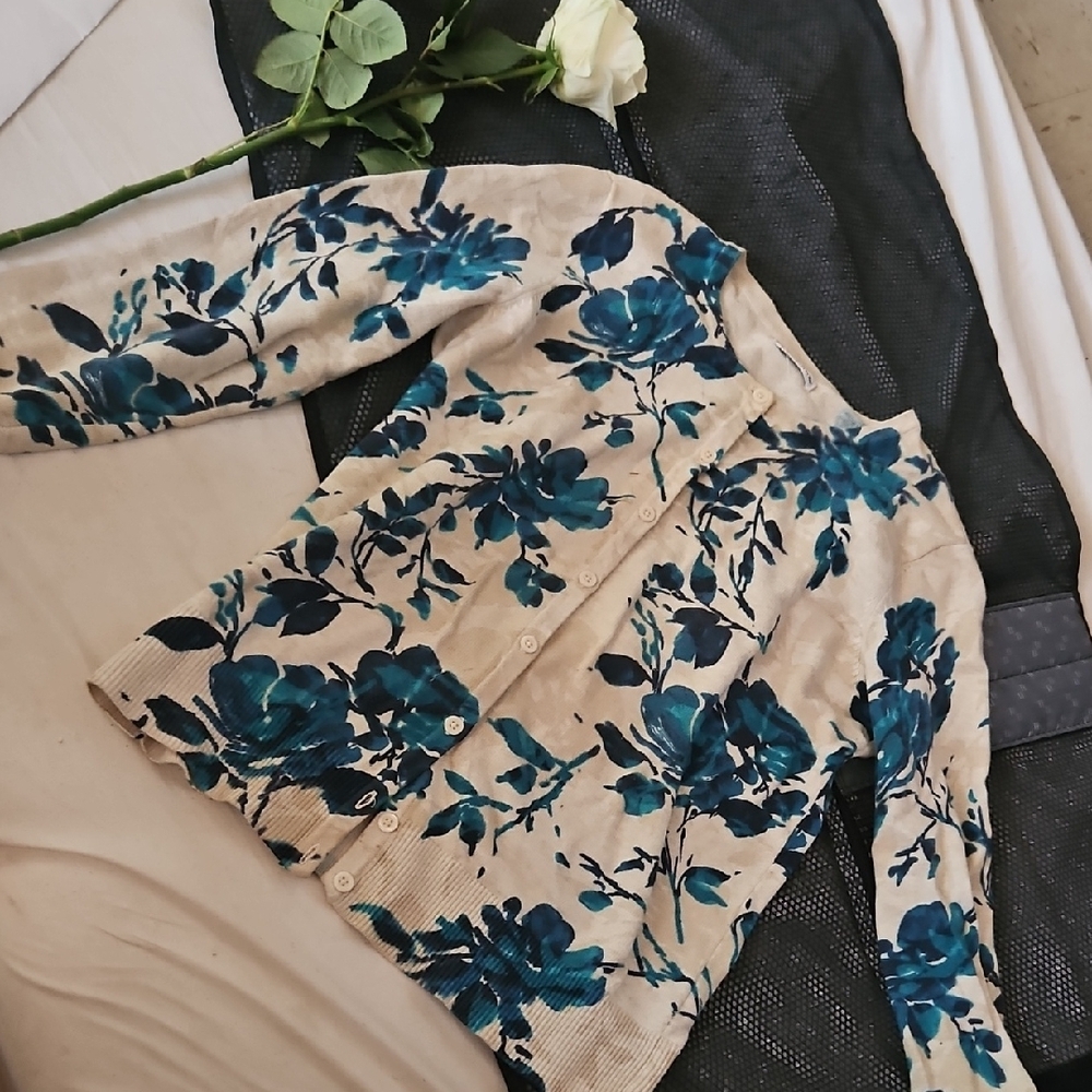 Croft & Barrow Floral Cardigan - Cream and Blue